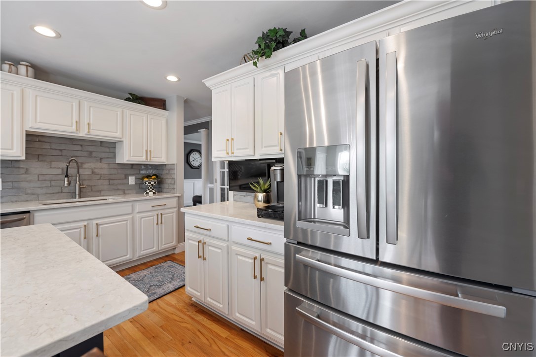 5273 Medasano Circle, Clay, New York image 10