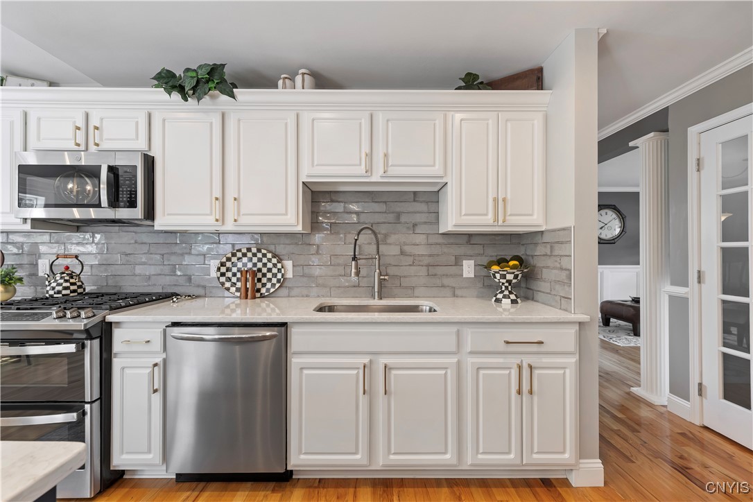 5273 Medasano Circle, Clay, New York image 9