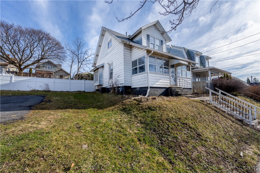 406 Griffiths Street, Syracuse, New York image 33