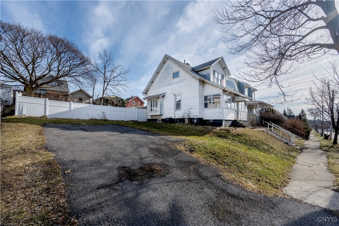406 Griffiths Street, Syracuse, New York image 4