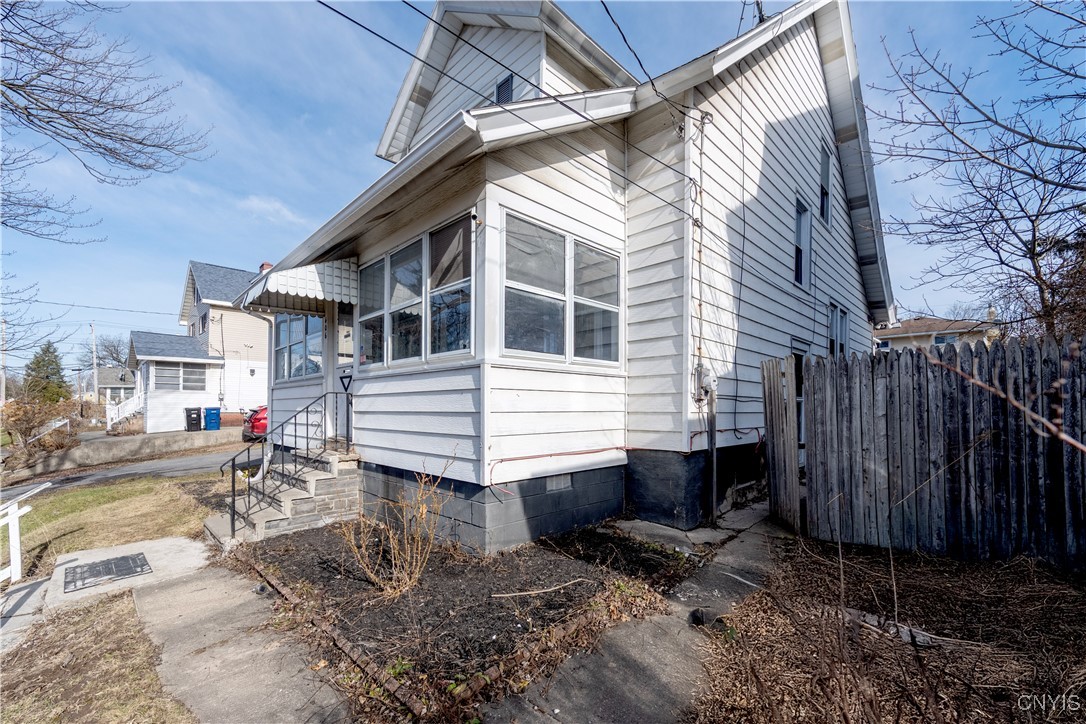 406 Griffiths Street, Syracuse, New York image 3