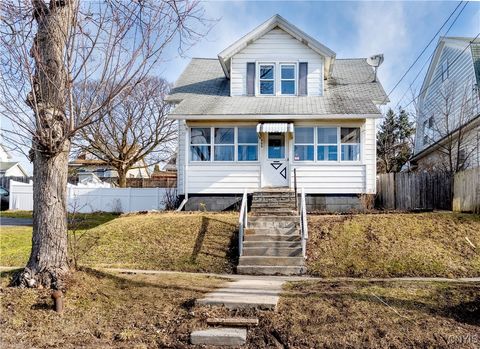 406 Griffiths Street, Syracuse, NY 13208 - #: S1592688