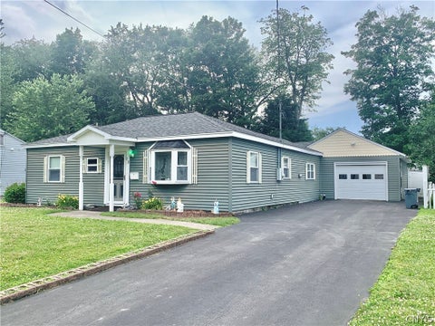 Homes For Sale - 53 Pinecrest Road<br/> Whitestown, NY 13492