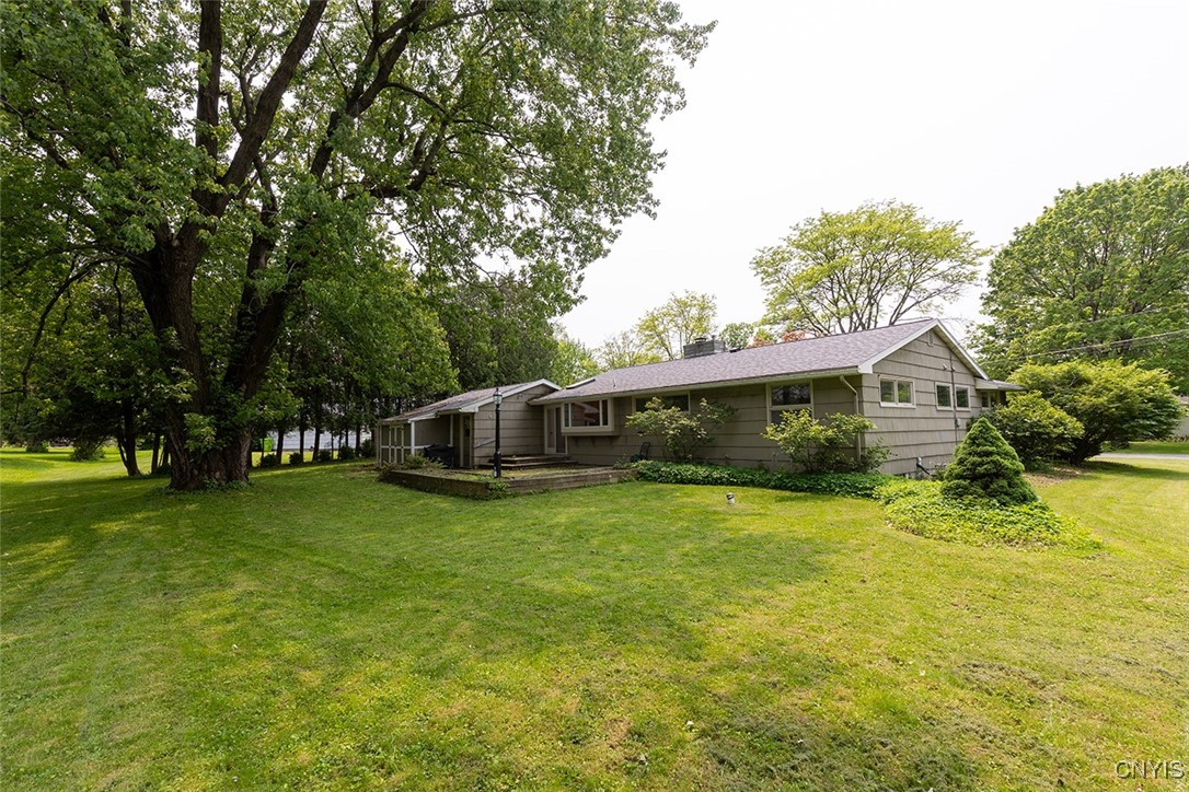 215 Burlington Drive, Manlius, New York image 32