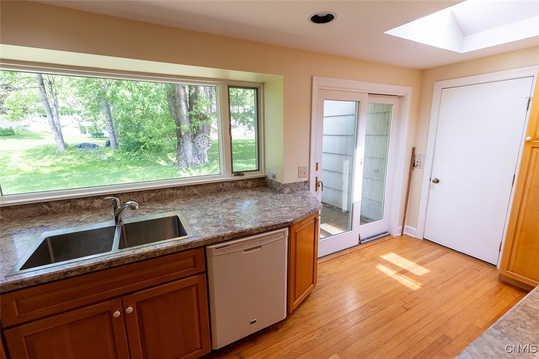 215 Burlington Drive, Manlius, New York image 5