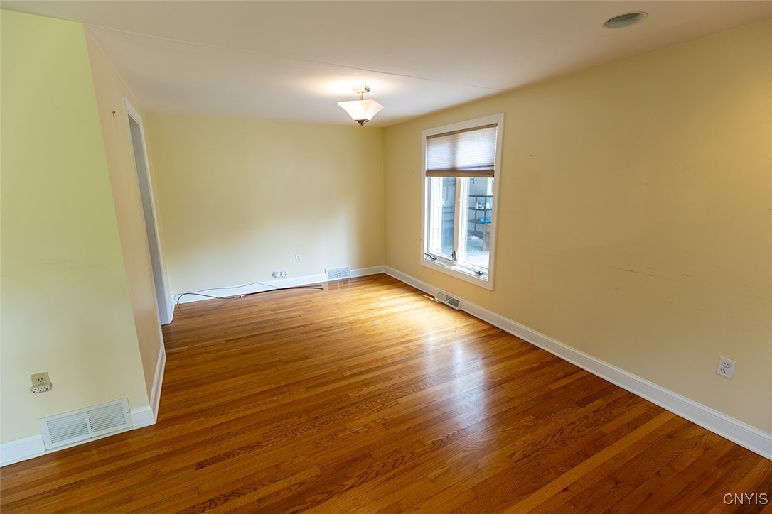215 Burlington Drive, Manlius, New York image 8