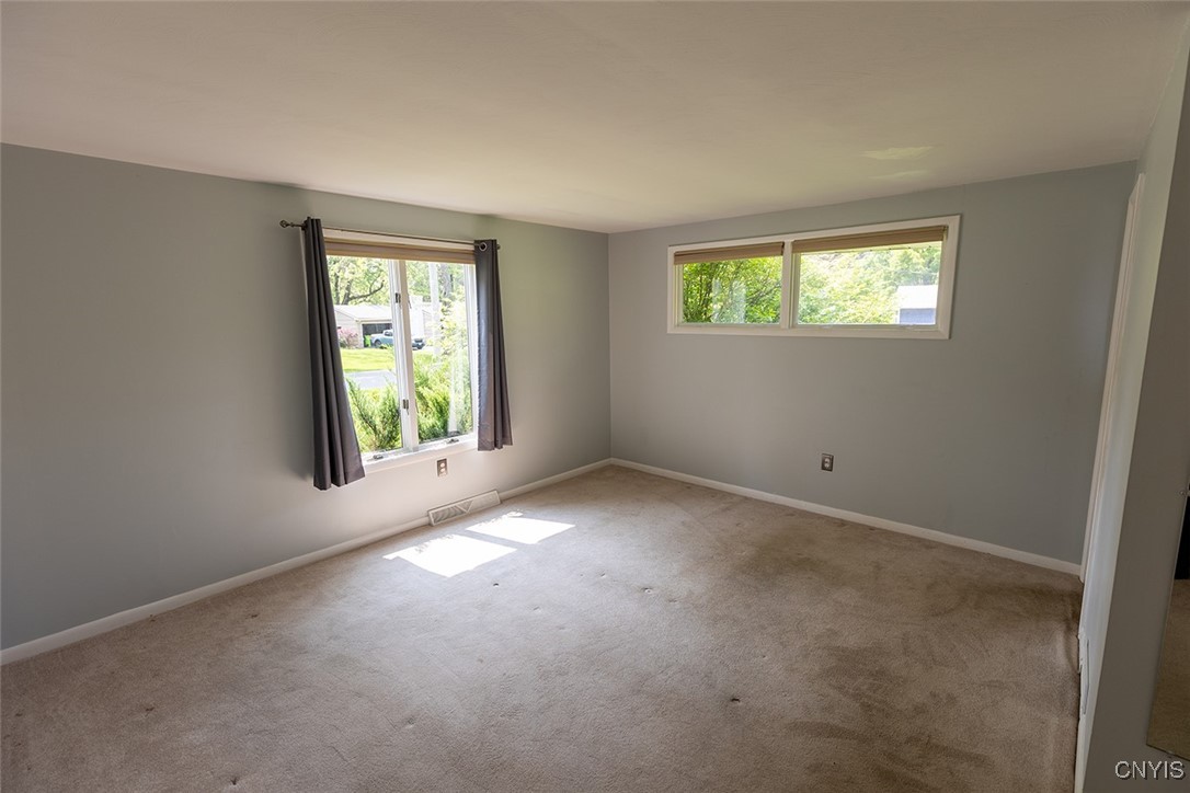 215 Burlington Drive, Manlius, New York image 9