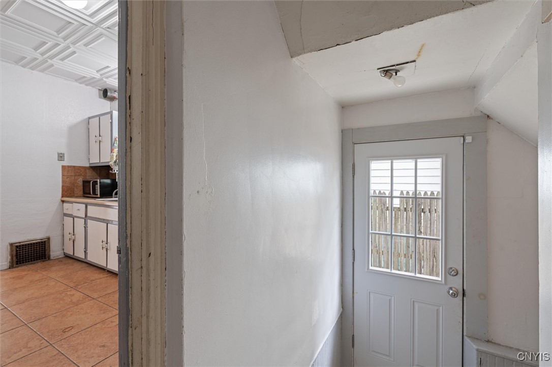 2665 E Fayette Street, Syracuse, New York image 17