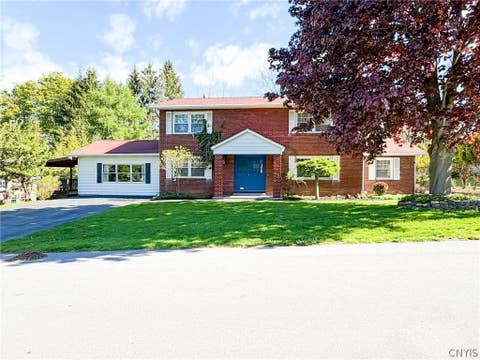 Homes For Sale - 5 Chestnut Road<br/> Oneida County, New Hartford, NY 13413