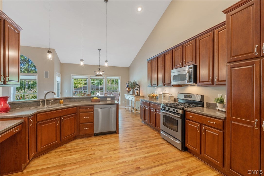 3324 Rock Rose Cir