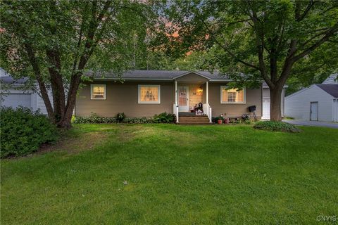 14 Loomis Terrace Phoenix NY 13135