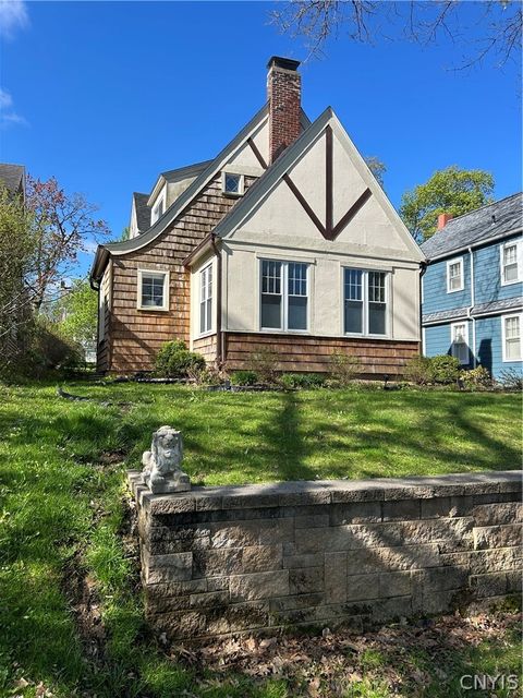 76 Ballantyne Brae Utica NY 13501