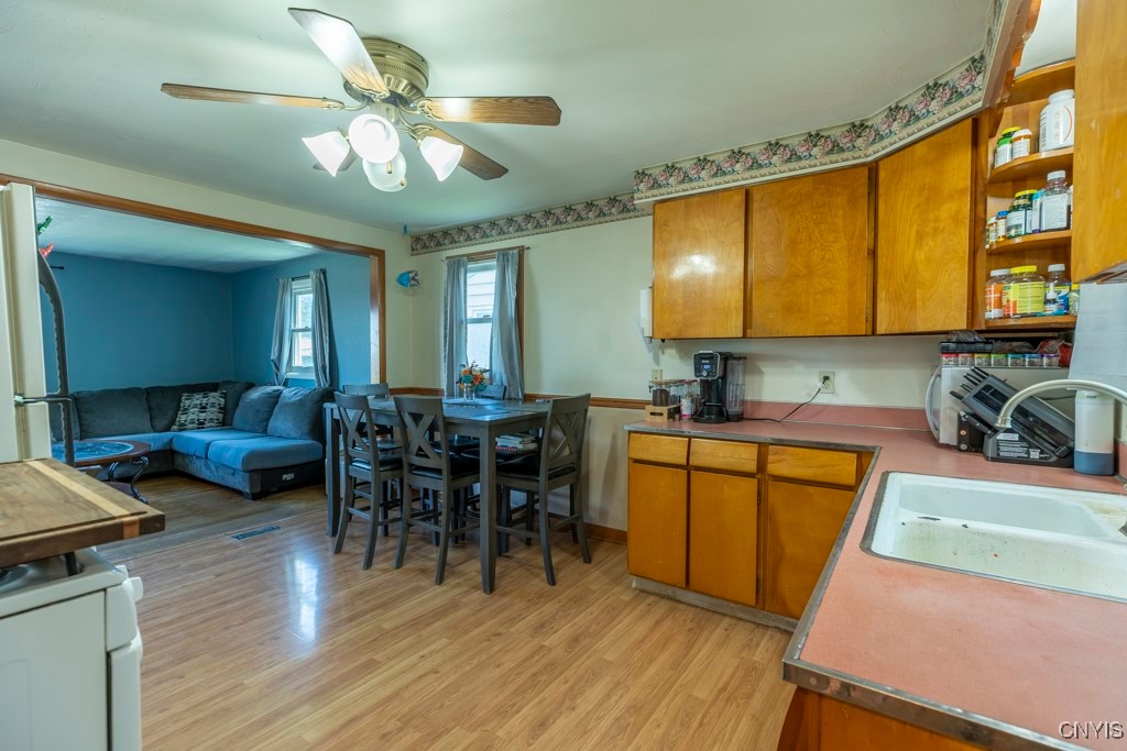 302 S Onondaga Road, Camillus, New York image 11