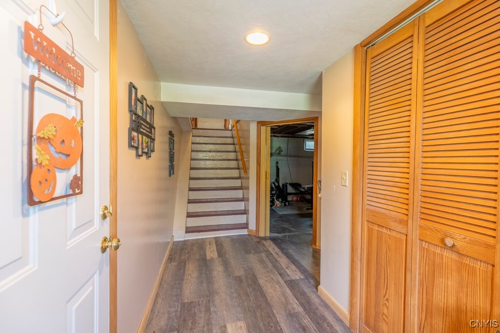 302 S Onondaga Road, Camillus, New York image 8