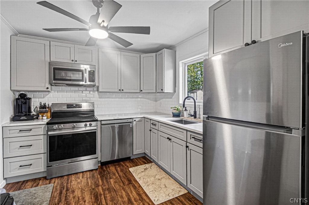 Photo of 722 Locust Drive, Utica, NY 13502 (MLS # S1667801)