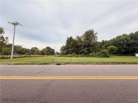Tiny photo for 400 W 5th Street, Oswego, NY 13126 (MLS # S1715487)