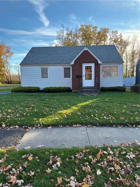 Photo of 121 Riverside Drive, Utica, NY 13502 (MLS # S1726207)