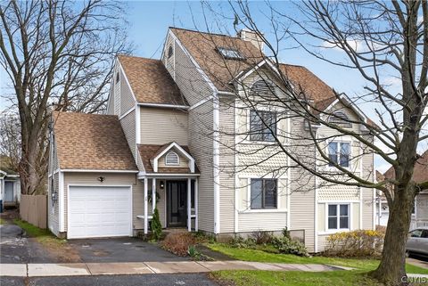 Townhouse For Sale - 208 Oak Street<br/> Syracuse, NY 13203
