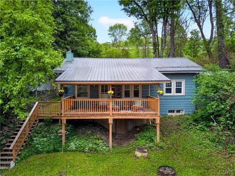 Homes For Sale - 148 Arsenal Drive<br/> Syracuse, NY 13205