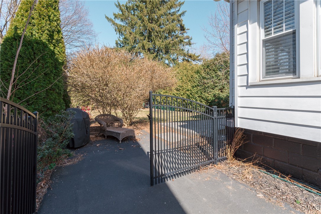 143 Winthrop Road, Syracuse, New York image 5