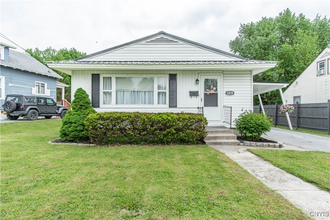 1039 Holcomb Street