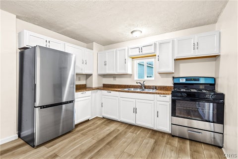 Tiny photo for 562 Lenox Avenue, Oneida, NY 13421 (MLS # S1715056)