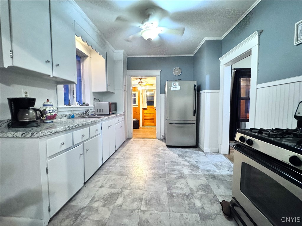 25 Porter Street, New Hartford, New York image 16