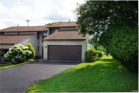 Townhouse For Sale - 151 Lookout Circle<br/> Camillus, NY 13209