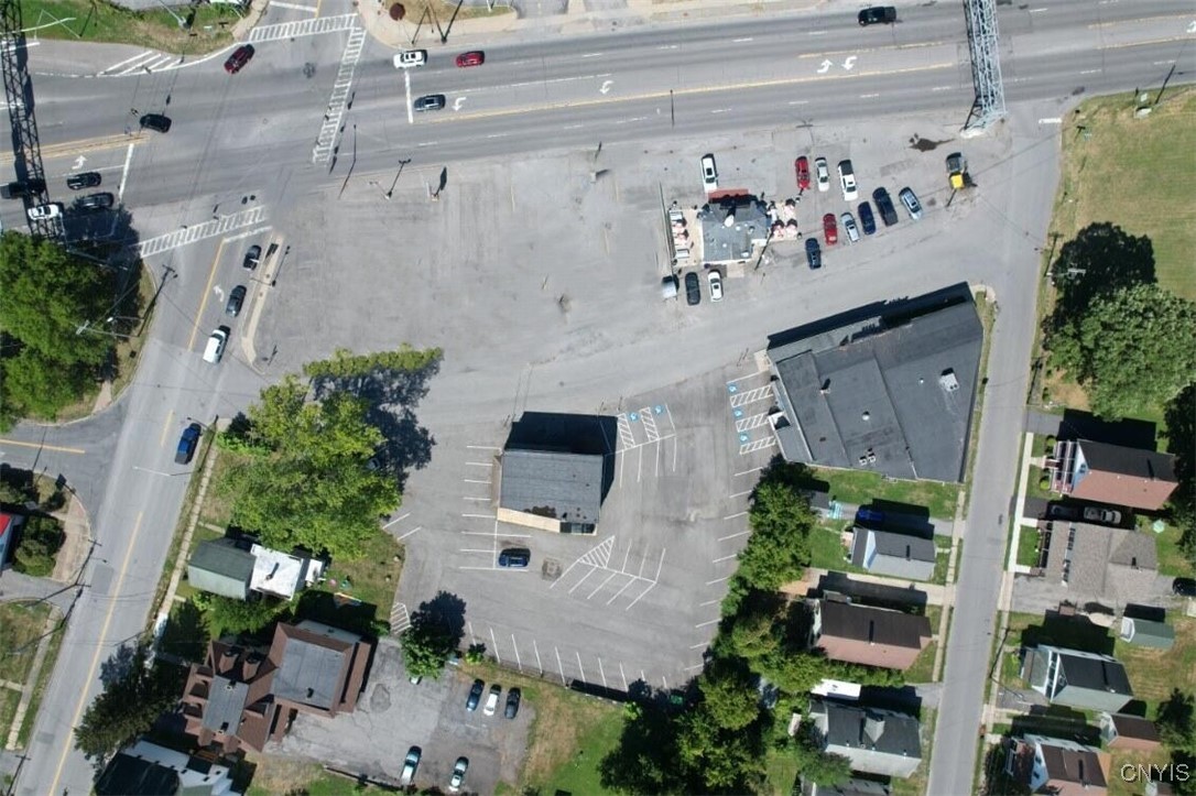 827-821 Oriskany Boulevard