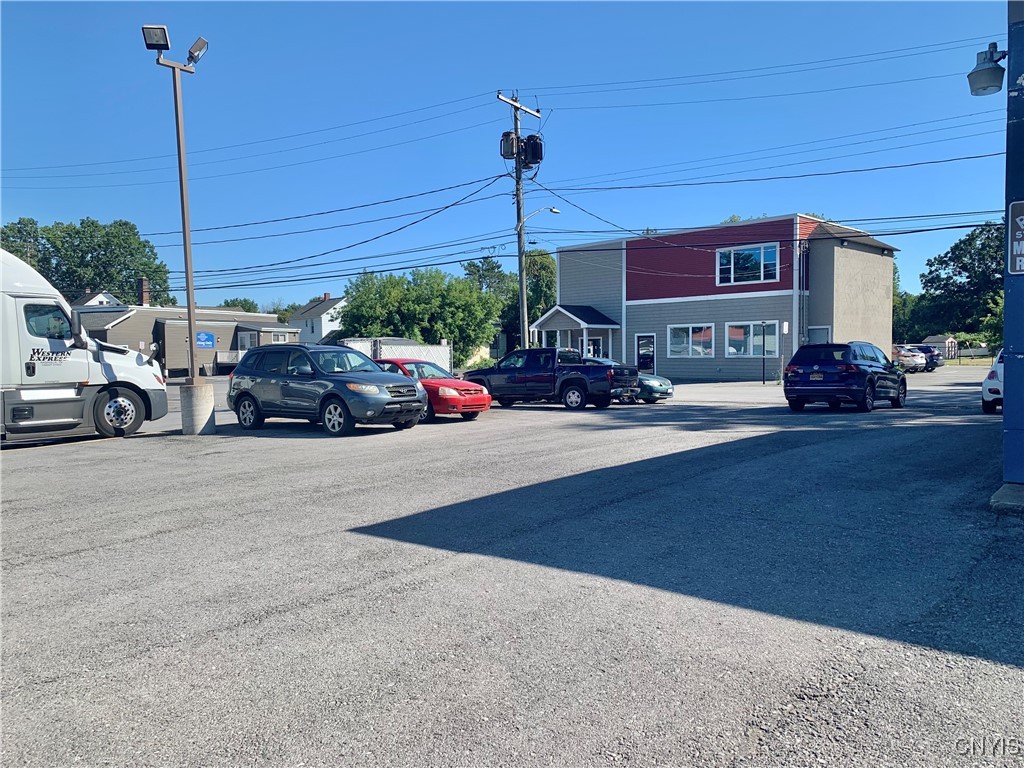 827-821 Oriskany Boulevard