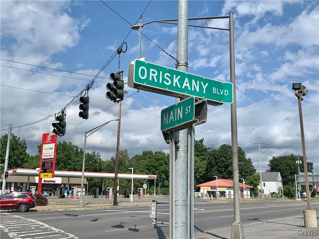827-821 Oriskany Boulevard