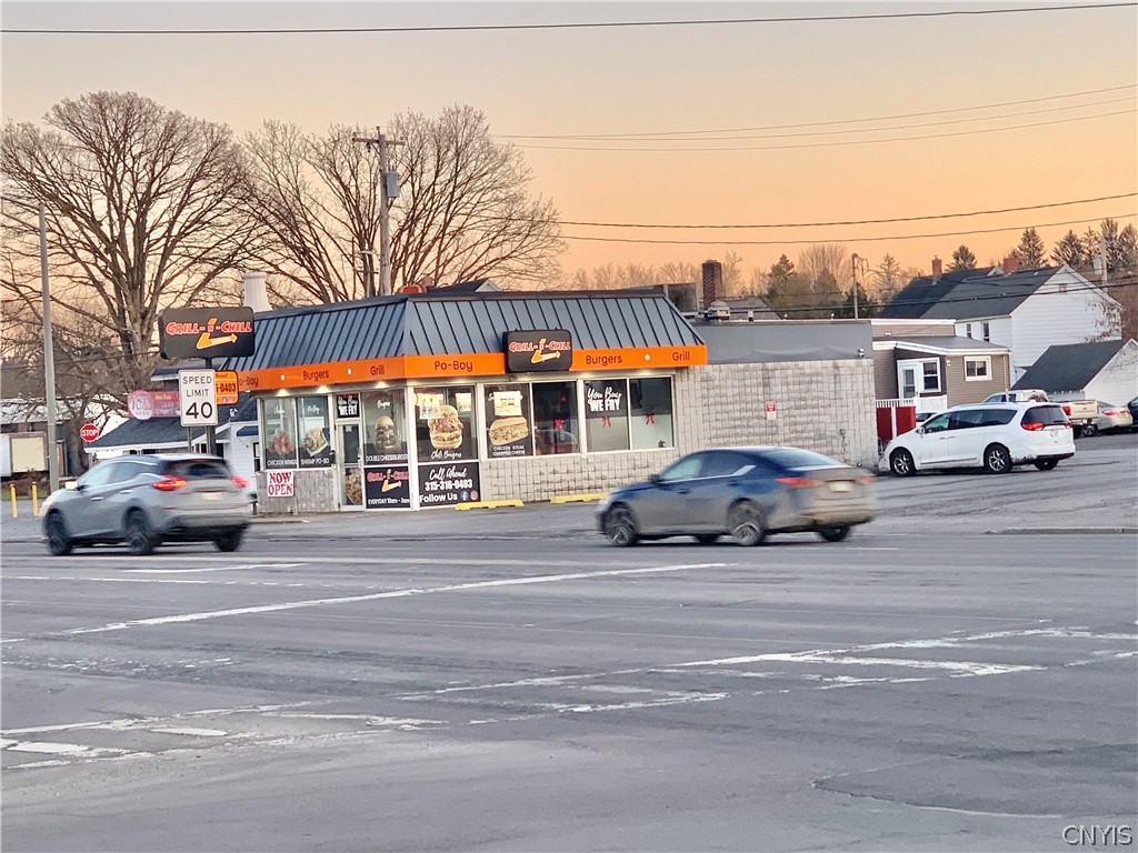 827-821 Oriskany Boulevard