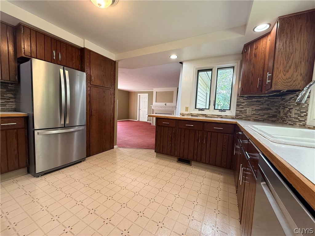 4385 Locust Avenue