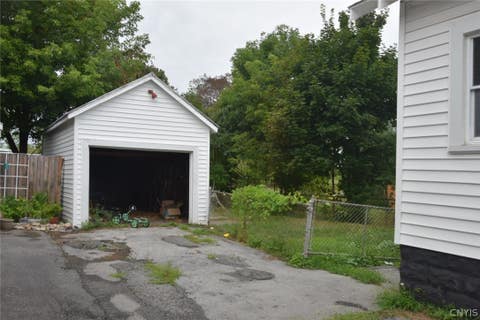 Tiny photo for 337 Roxford Road N, Salina, NY 13208 (MLS # S1708576)
