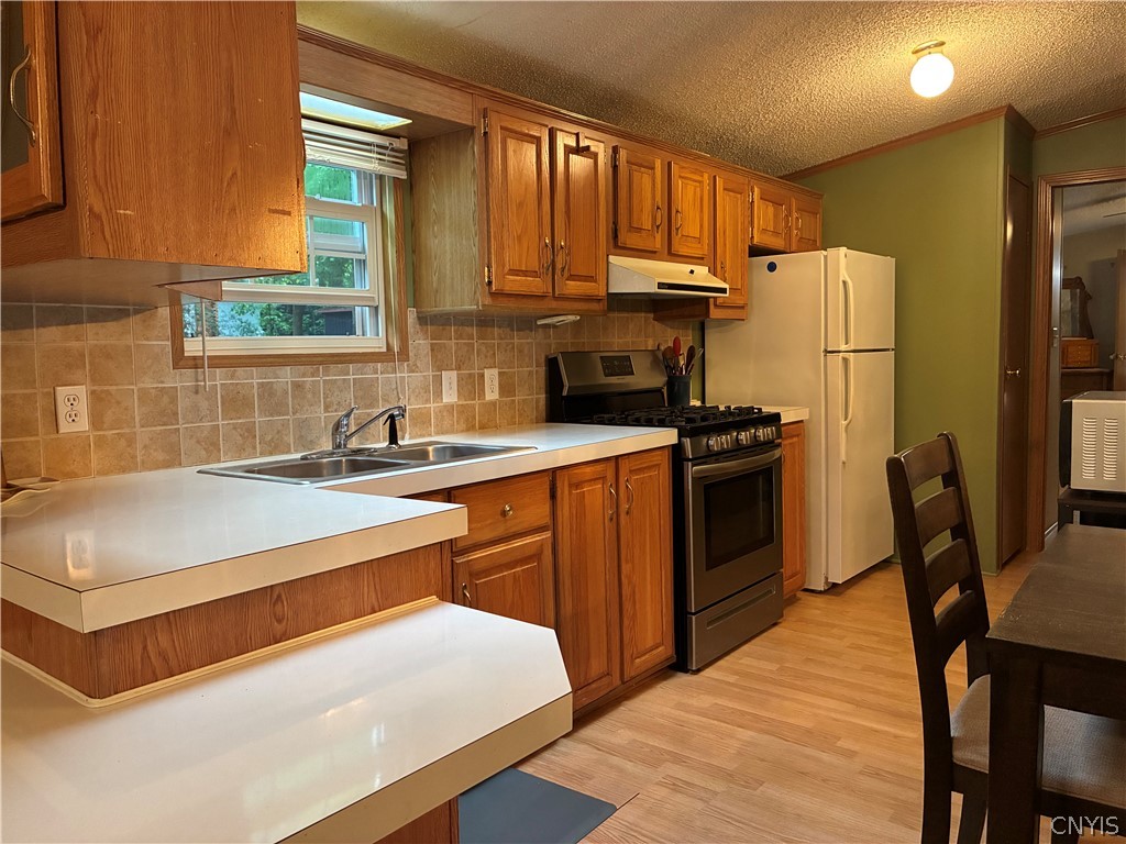 382 Rider #51 Cardinal Road