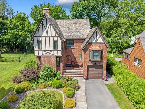 Photo of 413 E Genesee Parkway, Syracuse, NY 13214 (MLS # S1692689)