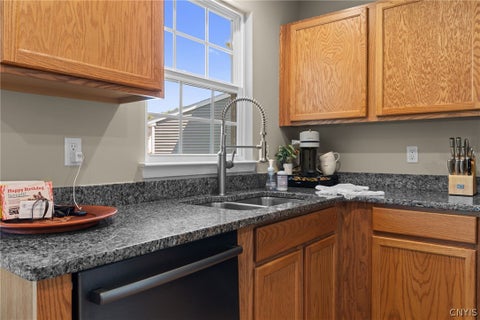 Tiny photo for 101 Weeping Willow WAY, Camillus, NY 13031 (MLS # S1692991)