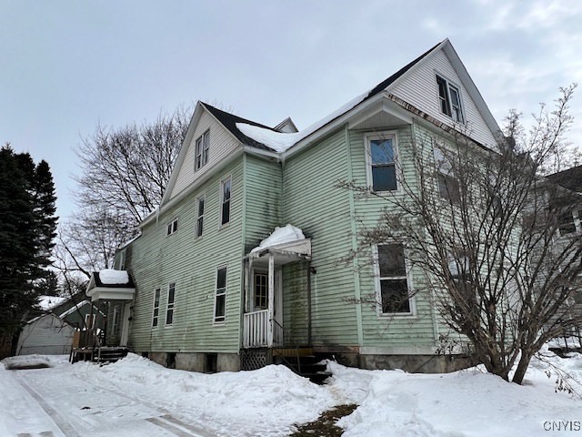 913 Churchill Avenue