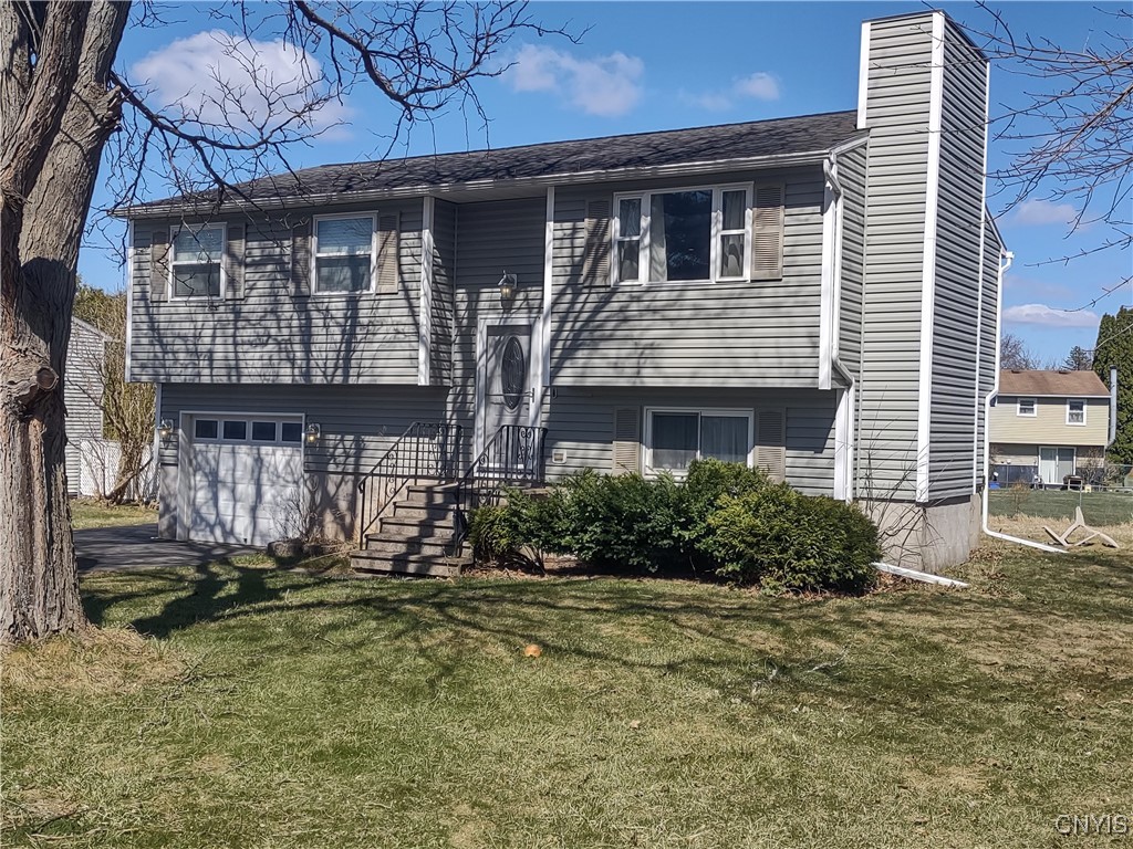 6065 Deersprings Road, Cicero, New York image 1
