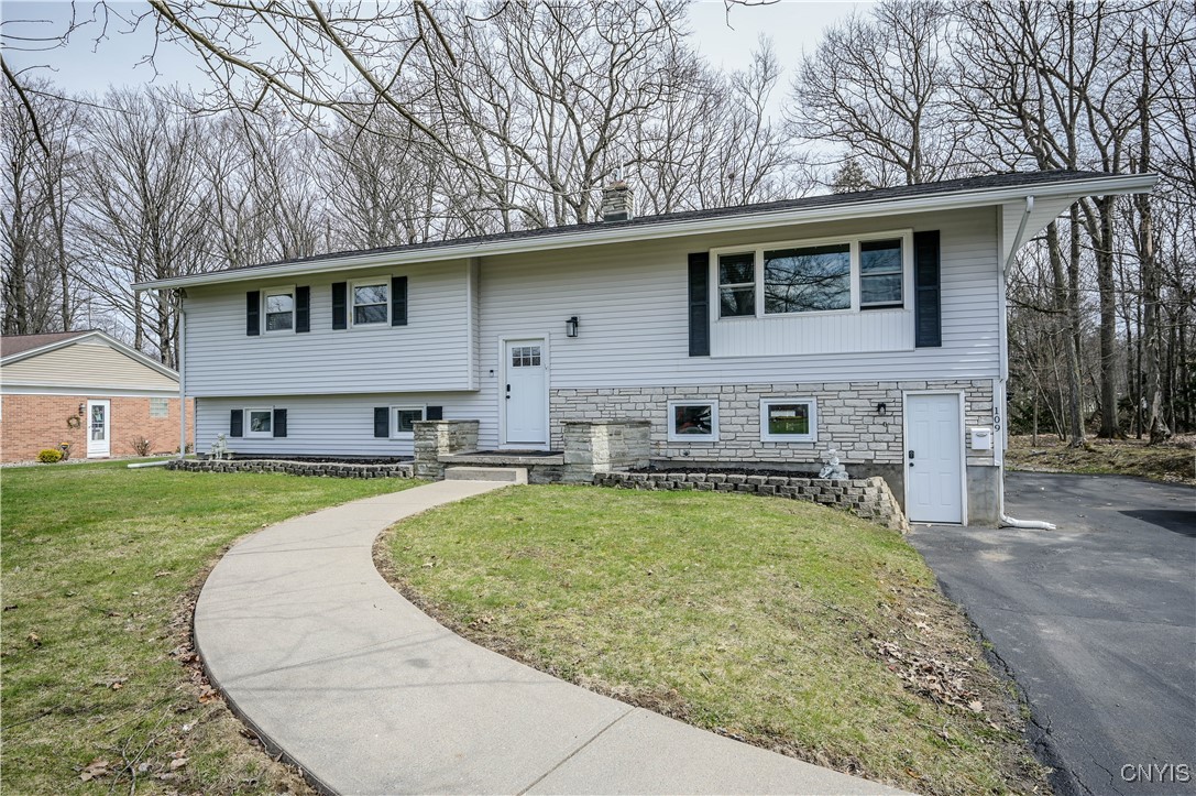 109 Patricia Lane, Utica, New York image 3