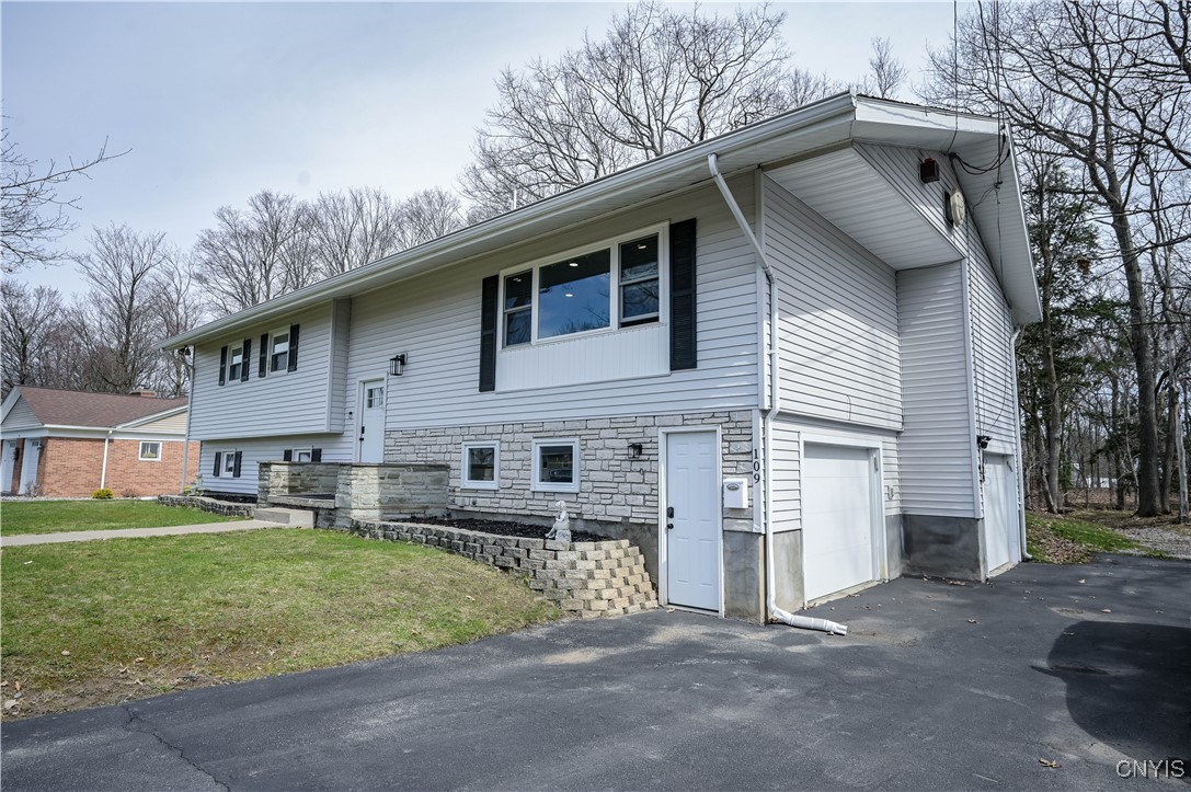 109 Patricia Lane, Utica, New York image 4