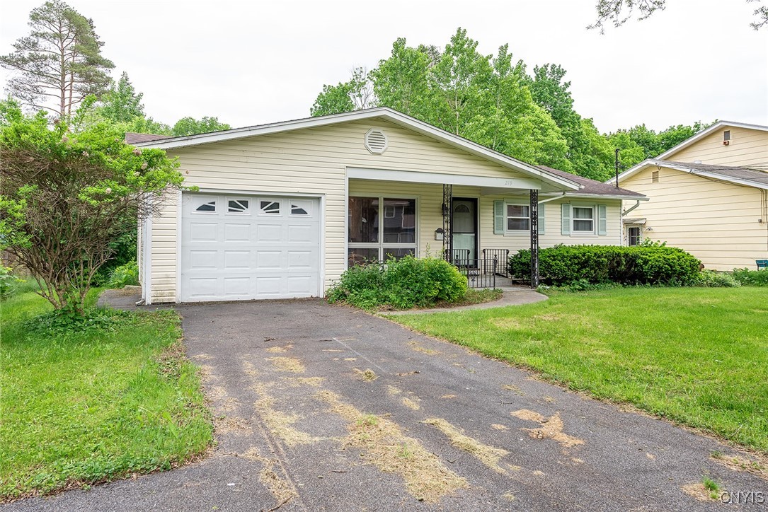 219 Longmeadow Drive, Syracuse, New York image 2