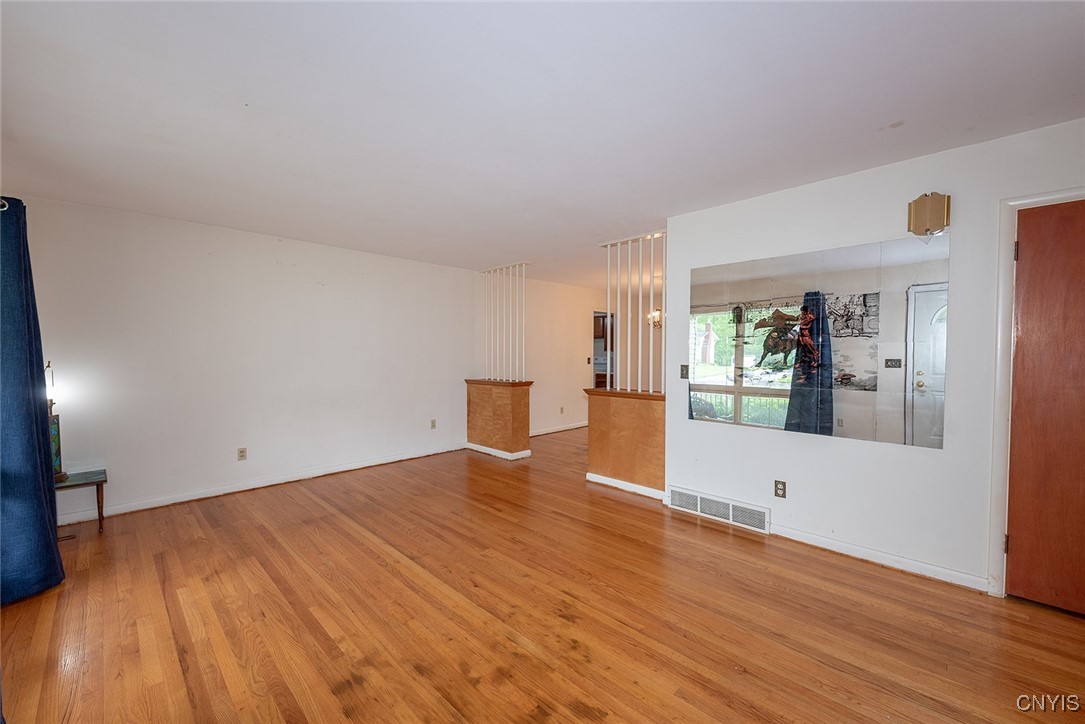 219 Longmeadow Drive, Syracuse, New York image 5