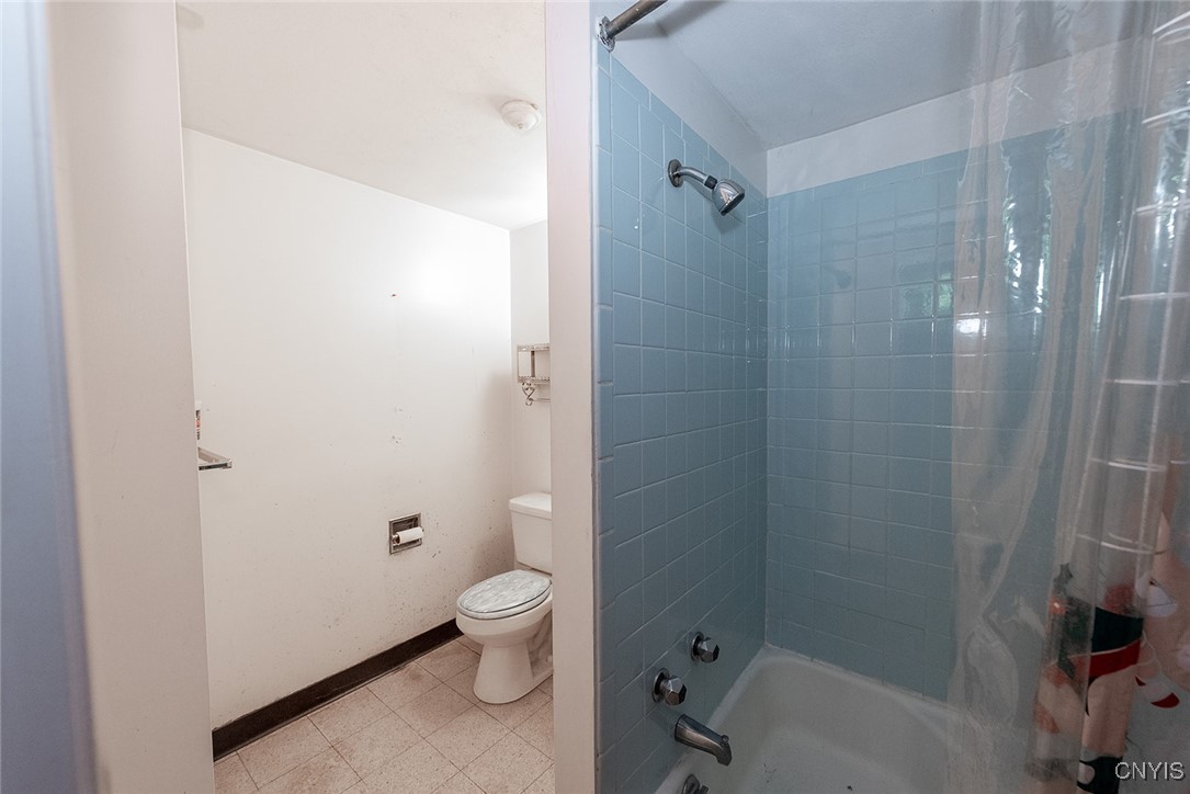 219 Longmeadow Drive, Syracuse, New York image 36