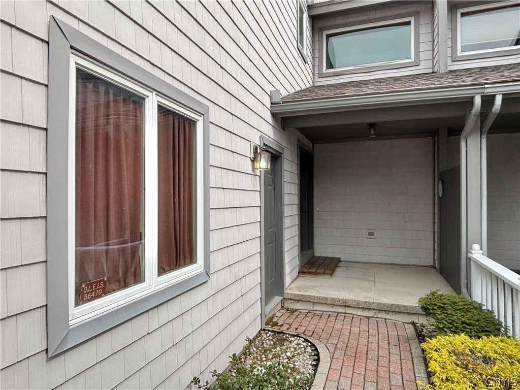 Photo of 34 Parkington Circle, Manlius, NY 13057 (MLS # S1668006)