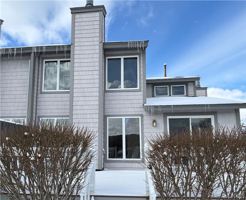 Photo of 34 Parkington Circle, Manlius, NY 13057 (MLS # S1668006)