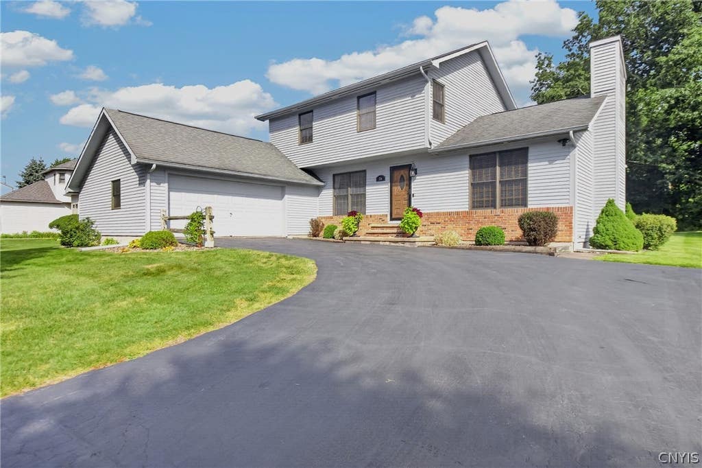 Photo of 336 Robertson Road, Vernon, NY 13461 (MLS # S1704081)