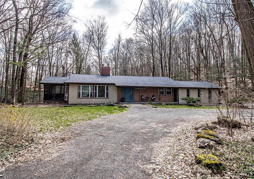 7442 Silverwood Drive, Manlius, New York image 2