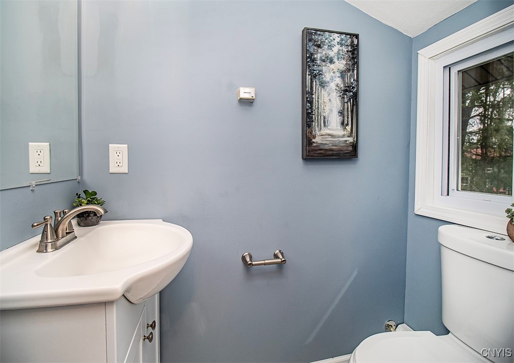7442 Silverwood Drive, Manlius, New York image 18