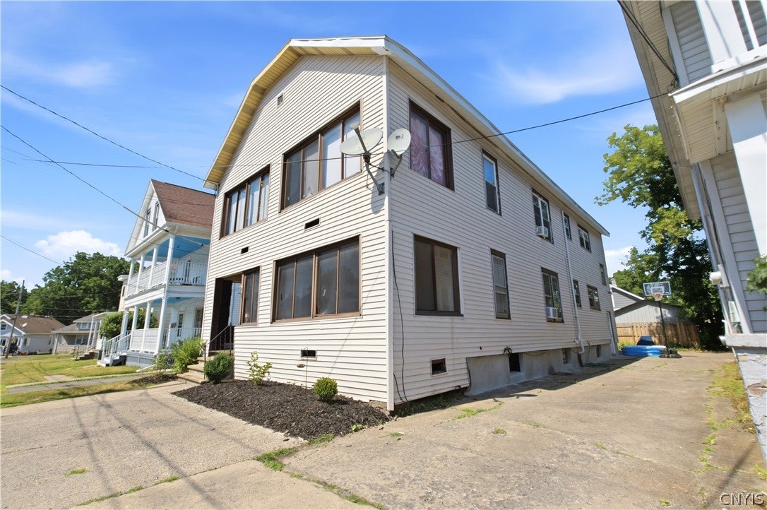 144-146 Cornwall Avenue